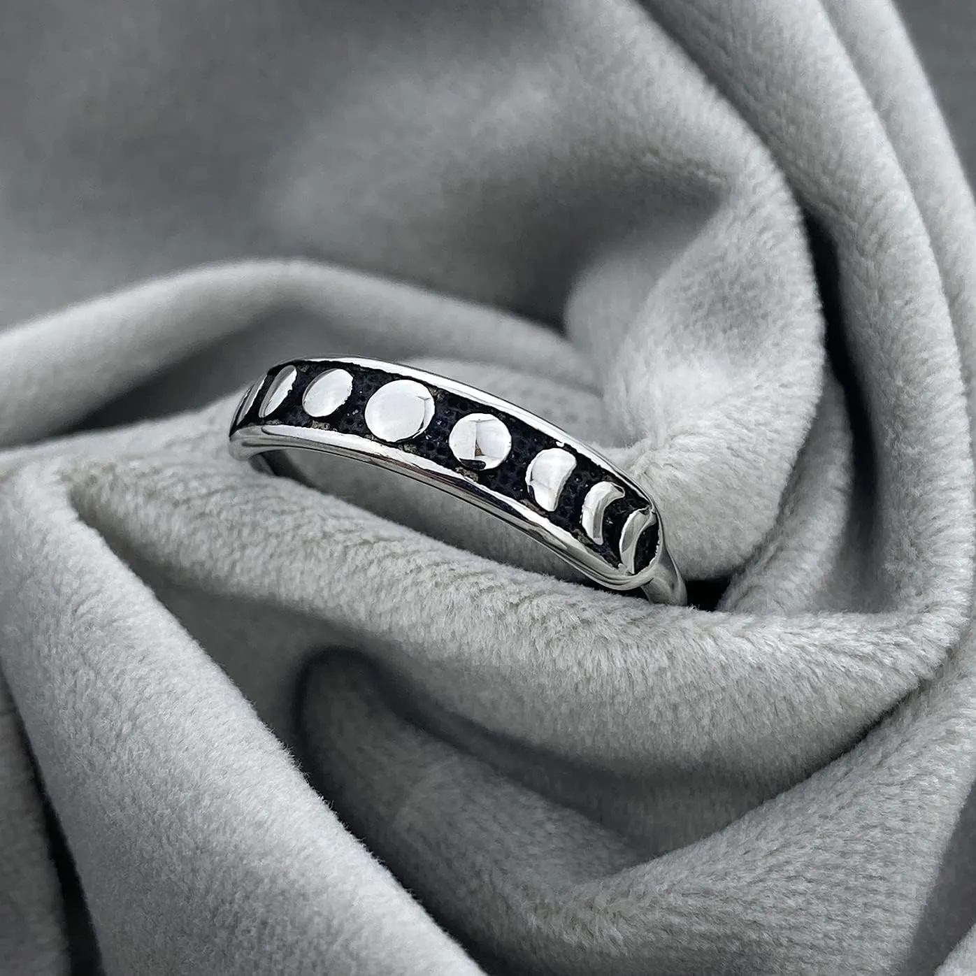 Gothic Black Band Moon Phase Ring Silver Round Shape Minimalist Cute Ring Stainless Steel Finger Rings Gift for Women&Men Size 6-11