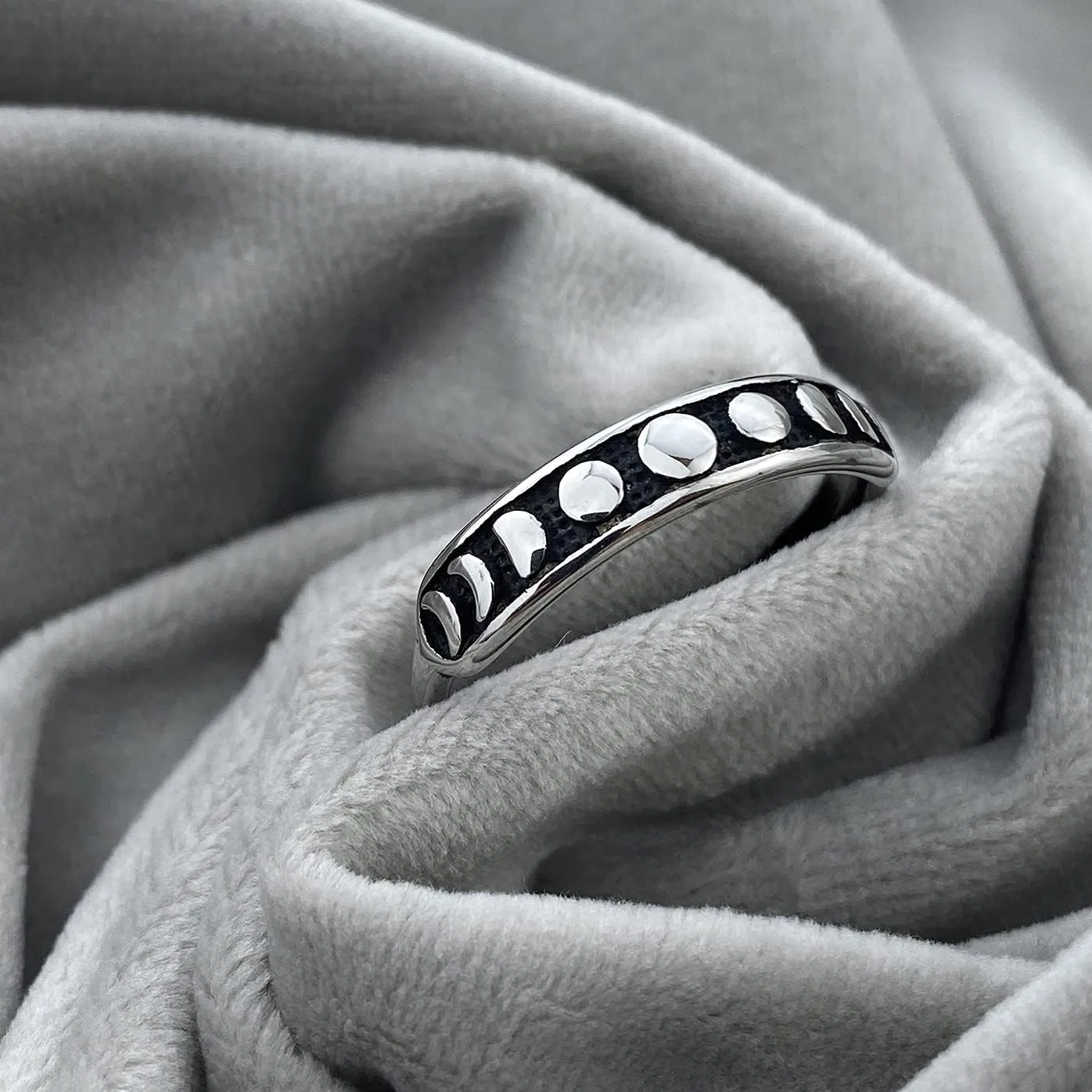 Gothic Black Band Moon Phase Ring Silver Round Shape Minimalist Cute Ring Stainless Steel Finger Rings Gift for Women&Men Size 6-11
