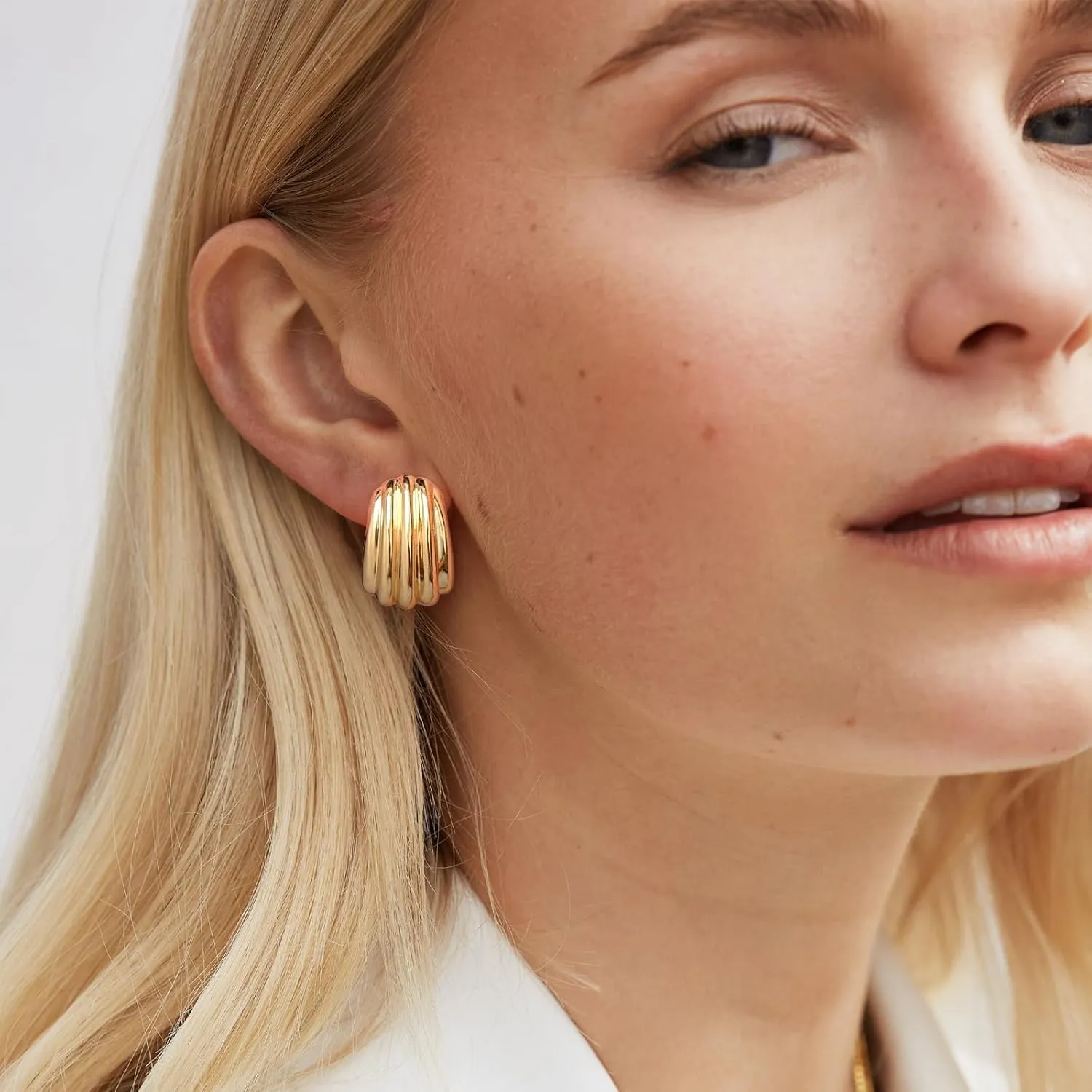 MUYAN Chunky Gold Textured Earrings for Women Trendy Minimalist Large Chunky Studs Fashion Jewelry